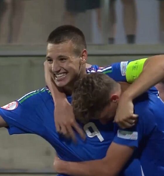 Italia U17 esultanza Camarda